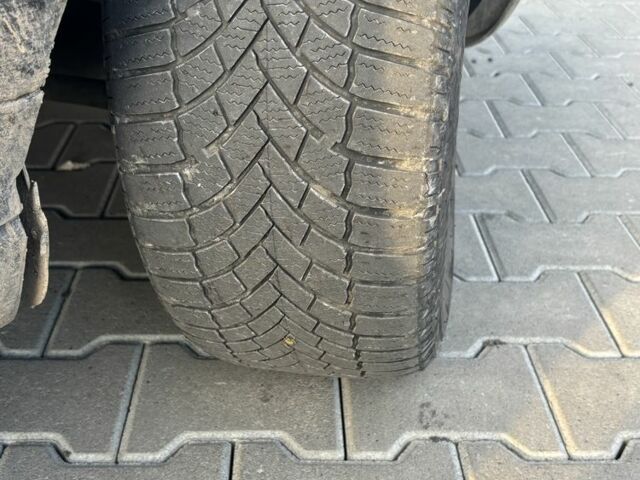 Фіолетовий Ауді 100, об'ємом двигуна 2.6 л та пробігом 300 тис. км за 1250 $, фото 4 на Automoto.ua