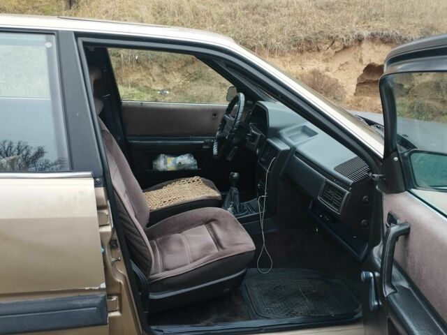 Коричневый Ауди 100, объемом двигателя 2.2 л и пробегом 750 тыс. км за 1700 $, фото 5 на Automoto.ua