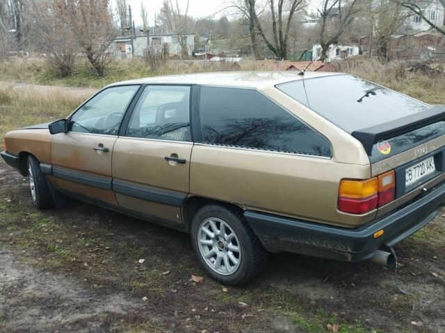 Коричневый Ауди 100, объемом двигателя 2.2 л и пробегом 750 тыс. км за 1700 $, фото 3 на Automoto.ua