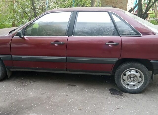 Червоний Ауді 100, об'ємом двигуна 0 л та пробігом 230 тис. км за 1020 $, фото 2 на Automoto.ua