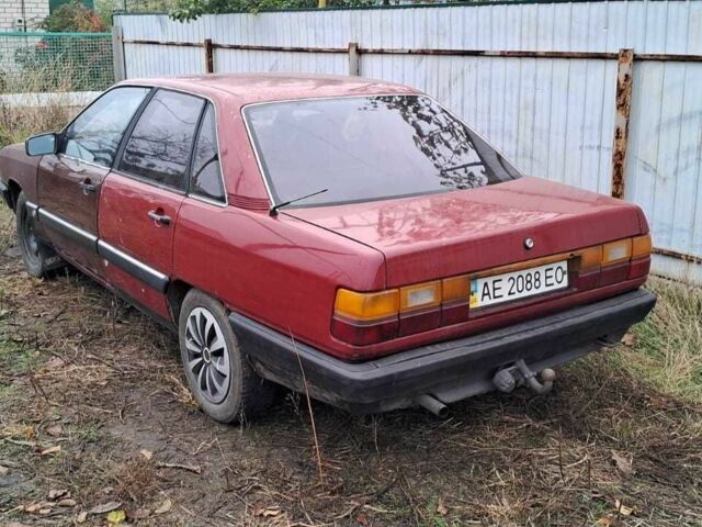 Червоний Ауді 100, об'ємом двигуна 1.8 л та пробігом 300 тис. км за 715 $, фото 1 на Automoto.ua