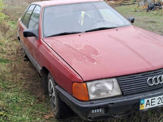 Червоний Ауді 100, об'ємом двигуна 1.8 л та пробігом 300 тис. км за 715 $, фото 4 на Automoto.ua