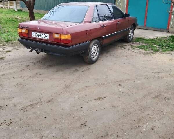 Ауди 100 1985 в Беляевке на Automoto.ua Красный Ауди 100, объемом двигателя 1.8 л и пробегом 300 тыс. км за 800 $, фото 3 на Automoto.ua