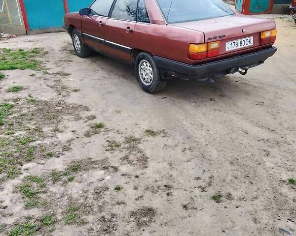 Ауди 100 1985 в Беляевке на Automoto.ua Красный Ауди 100, объемом двигателя 1.8 л и пробегом 300 тыс. км за 800 $, фото 2 на Automoto.ua