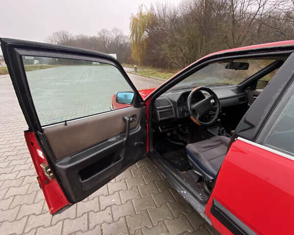 Красный Ауди 100, объемом двигателя 1.8 л и пробегом 185 тыс. км за 899 $, фото 13 на Automoto.ua