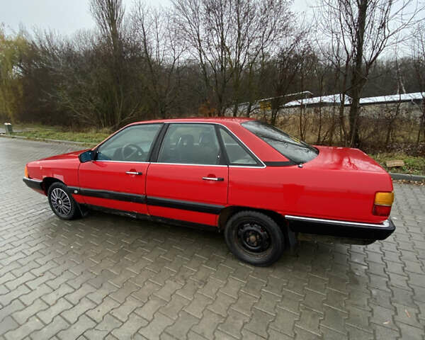 Красный Ауди 100, объемом двигателя 1.8 л и пробегом 185 тыс. км за 899 $, фото 9 на Automoto.ua