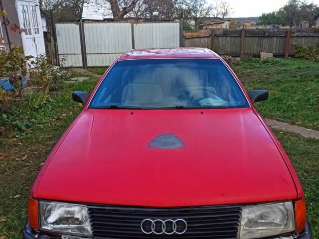 Красный Ауди 100, объемом двигателя 1.8 л и пробегом 300 тыс. км за 1300 $, фото 1 на Automoto.ua