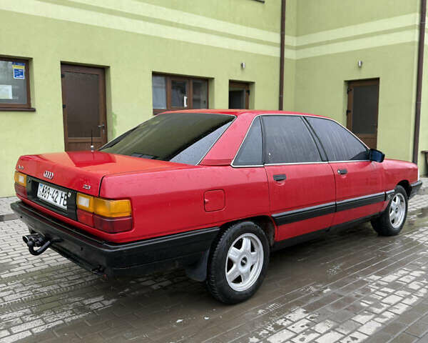 Красный Ауди 100, объемом двигателя 0 л и пробегом 300 тыс. км за 1200 $, фото 3 на Automoto.ua