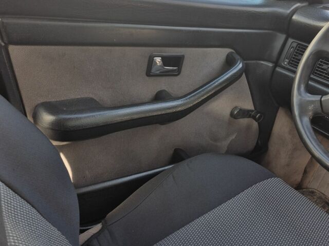 Червоний Ауді 100, об'ємом двигуна 1.8 л та пробігом 285 тис. км за 1699 $, фото 12 на Automoto.ua