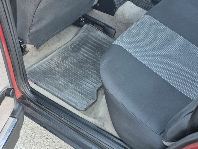 Червоний Ауді 100, об'ємом двигуна 1.8 л та пробігом 285 тис. км за 1699 $, фото 23 на Automoto.ua