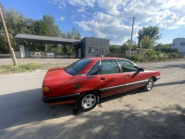 Красный Ауди 100, объемом двигателя 1.8 л и пробегом 270 тыс. км за 1850 $, фото 2 на Automoto.ua
