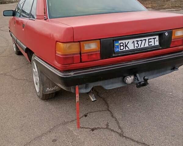 Красный Ауди 100, объемом двигателя 1.8 л и пробегом 260 тыс. км за 1550 $, фото 2 на Automoto.ua