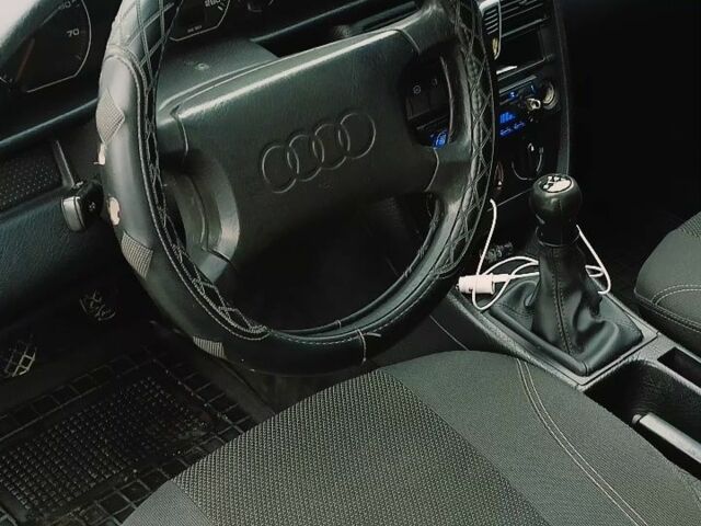 Красный Ауди 100, объемом двигателя 2.3 л и пробегом 289 тыс. км за 3000 $, фото 4 на Automoto.ua