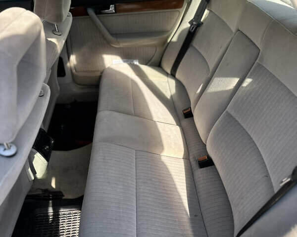 Красный Ауди 100, объемом двигателя 2.8 л и пробегом 345 тыс. км за 2500 $, фото 9 на Automoto.ua