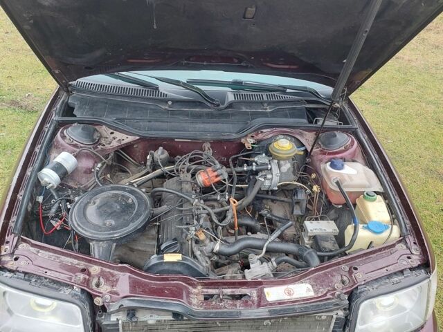 Червоний Ауді 100, об'ємом двигуна 2.3 л та пробігом 350 тис. км за 2800 $, фото 4 на Automoto.ua