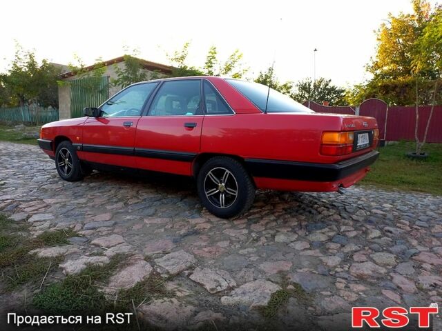 Красный Ауди 100, объемом двигателя 2 л и пробегом 230 тыс. км за 2550 $, фото 2 на Automoto.ua