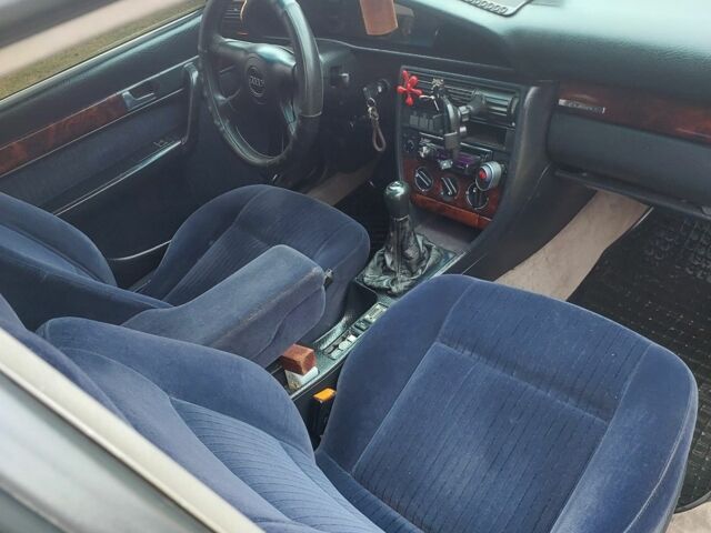 Червоний Ауді 100, об'ємом двигуна 2.3 л та пробігом 350 тис. км за 2800 $, фото 5 на Automoto.ua