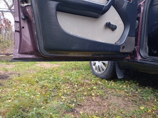 Красный Ауди 100, объемом двигателя 2 л и пробегом 400 тыс. км за 1650 $, фото 12 на Automoto.ua