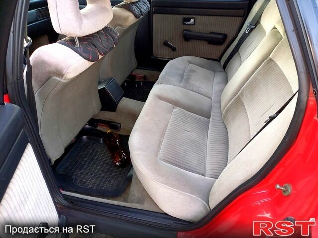 Красный Ауди 100, объемом двигателя 2 л и пробегом 230 тыс. км за 2550 $, фото 4 на Automoto.ua