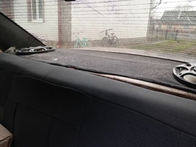 Красный Ауди 100, объемом двигателя 2 л и пробегом 400 тыс. км за 1650 $, фото 9 на Automoto.ua