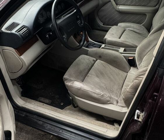 Красный Ауди 100, объемом двигателя 2.8 л и пробегом 495 тыс. км за 1700 $, фото 5 на Automoto.ua