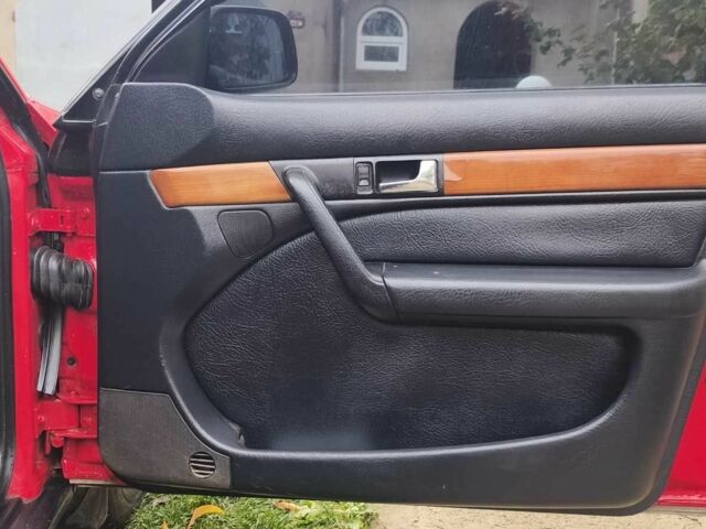 Красный Ауди 100, объемом двигателя 2.3 л и пробегом 400 тыс. км за 2500 $, фото 4 на Automoto.ua