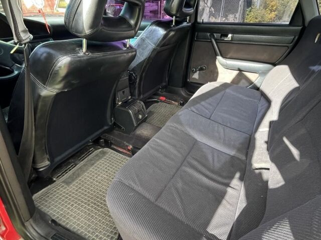 Червоний Ауді 100, об'ємом двигуна 2 л та пробігом 300 тис. км за 3100 $, фото 5 на Automoto.ua