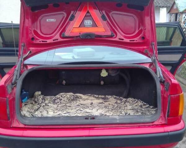 Красный Ауди 100, объемом двигателя 2 л и пробегом 400 тыс. км за 3300 $, фото 3 на Automoto.ua