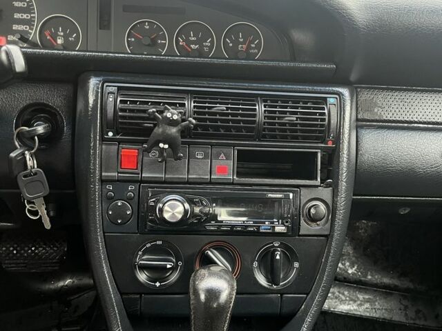 Красный Ауди 100, объемом двигателя 2.3 л и пробегом 400 тыс. км за 2250 $, фото 5 на Automoto.ua