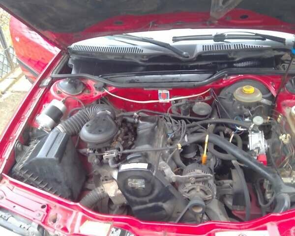 Красный Ауди 100, объемом двигателя 2 л и пробегом 400 тыс. км за 3300 $, фото 5 на Automoto.ua