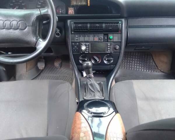 Красный Ауди 100, объемом двигателя 2 л и пробегом 400 тыс. км за 3300 $, фото 11 на Automoto.ua