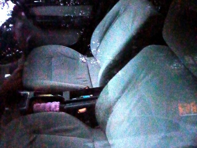 Красный Ауди 100, объемом двигателя 2 л и пробегом 525 тыс. км за 1800 $, фото 3 на Automoto.ua