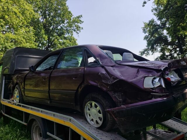 Красный Ауди 100, объемом двигателя 2.7 л и пробегом 353 тыс. км за 809 $, фото 1 на Automoto.ua