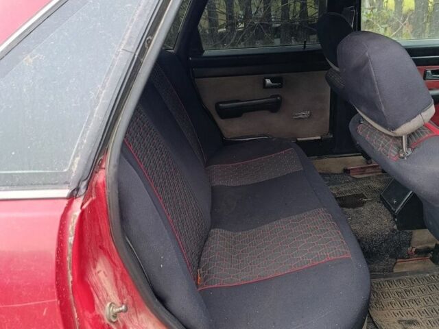 Красный Ауди 100, объемом двигателя 2 л и пробегом 3 тыс. км за 1500 $, фото 2 на Automoto.ua