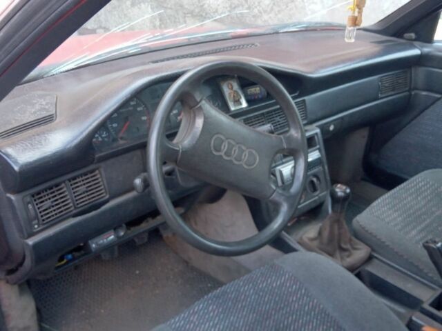 Красный Ауди 100, объемом двигателя 2.3 л и пробегом 300 тыс. км за 1664 $, фото 5 на Automoto.ua