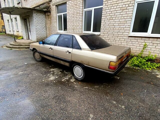 Ауди 100, объемом двигателя 2.3 л и пробегом 300 тыс. км за 1300 $, фото 2 на Automoto.ua