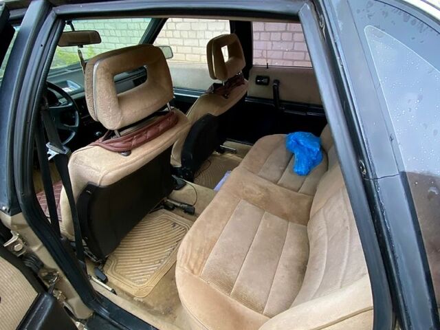 Ауди 100, объемом двигателя 2.3 л и пробегом 300 тыс. км за 1300 $, фото 6 на Automoto.ua