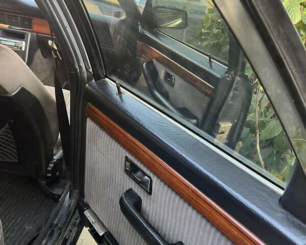 Ауди 100, объемом двигателя 2.3 л и пробегом 350 тыс. км за 2000 $, фото 6 на Automoto.ua