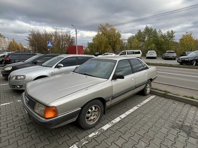 Сірий Ауді 100, об'ємом двигуна 2 л та пробігом 434 тис. км за 1900 $, фото 1 на Automoto.ua