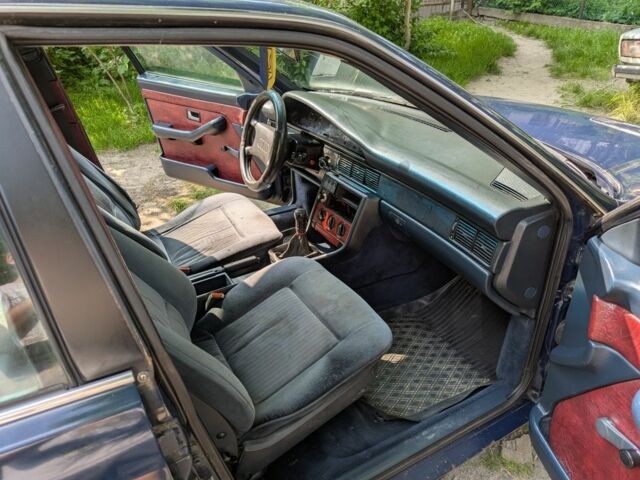 Сірий Ауді 100, об'ємом двигуна 0 л та пробігом 402 тис. км за 1500 $, фото 7 на Automoto.ua