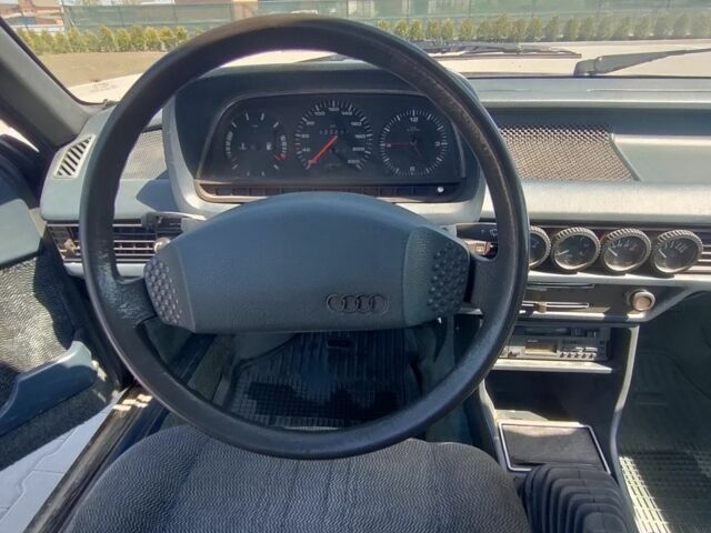 Серый Ауди 100, объемом двигателя 2 л и пробегом 522 тыс. км за 2500 $, фото 7 на Automoto.ua