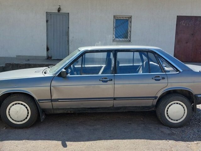 Серый Ауди 100, объемом двигателя 2.2 л и пробегом 354 тыс. км за 1200 $, фото 1 на Automoto.ua