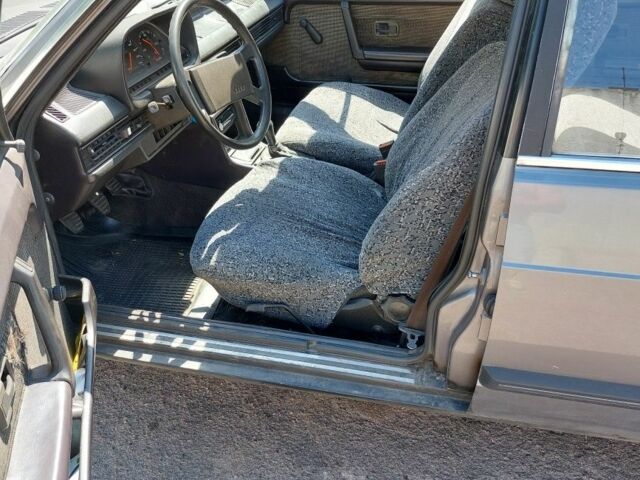 Серый Ауди 100, объемом двигателя 2.2 л и пробегом 354 тыс. км за 1200 $, фото 17 на Automoto.ua