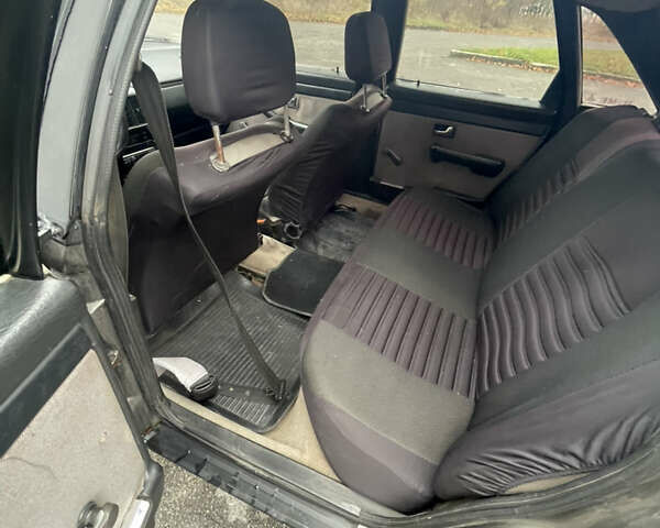 Серый Ауди 100, объемом двигателя 1.8 л и пробегом 338 тыс. км за 1050 $, фото 7 на Automoto.ua