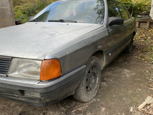 Серый Ауди 100, объемом двигателя 2.2 л и пробегом 307 тыс. км за 1600 $, фото 3 на Automoto.ua