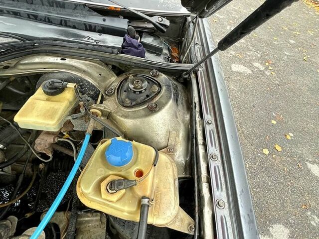 Серый Ауди 100, объемом двигателя 1.8 л и пробегом 338 тыс. км за 1000 $, фото 6 на Automoto.ua