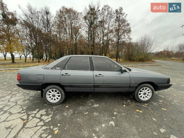 Серый Ауди 100, объемом двигателя 1.8 л и пробегом 338 тыс. км за 1050 $, фото 2 на Automoto.ua