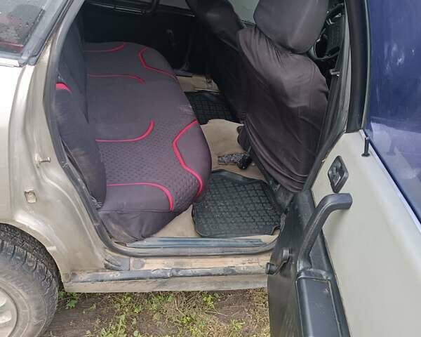 Сірий Ауді 100, об'ємом двигуна 1.8 л та пробігом 365 тис. км за 300 $, фото 2 на Automoto.ua