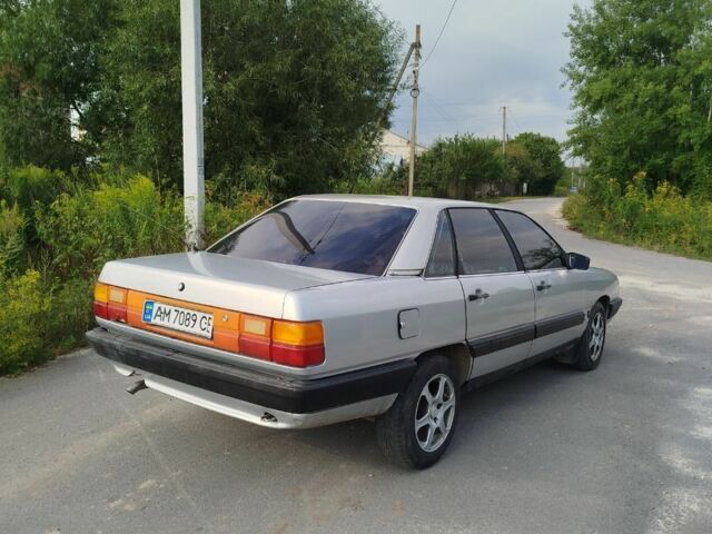 Серый Ауди 100, объемом двигателя 2 л и пробегом 300 тыс. км за 1000 $, фото 2 на Automoto.ua