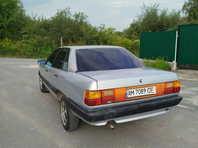 Серый Ауди 100, объемом двигателя 2 л и пробегом 300 тыс. км за 1000 $, фото 6 на Automoto.ua